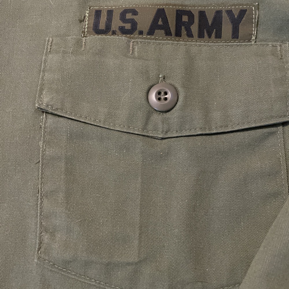 Vintage US Army 98th Infantry Utility Shirt WW2 Iroquois Patch Long Sleeve - Picture 2 of 9